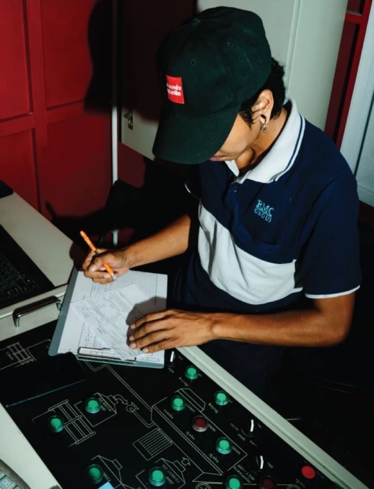 Logging a batch in the control room