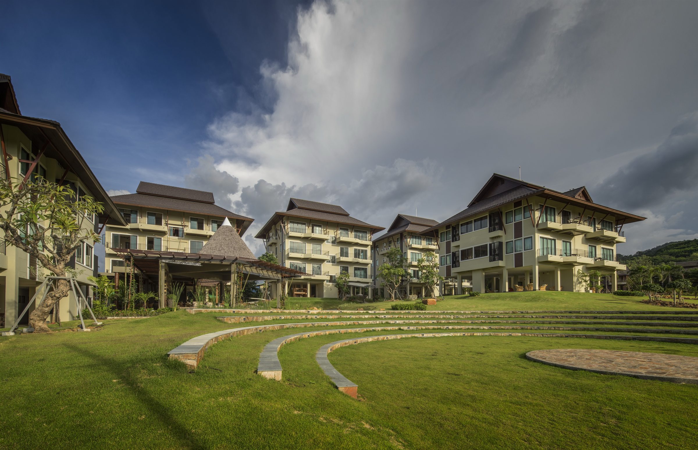 Outdoor amphitheatre lawn